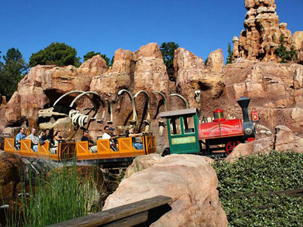 動(dòng)物類(lèi)主題樂(lè )園