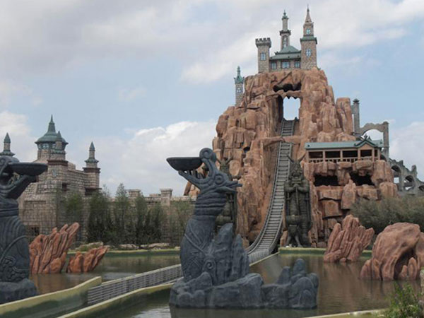 游樂(lè )園假山特點(diǎn)及設計原則介紹